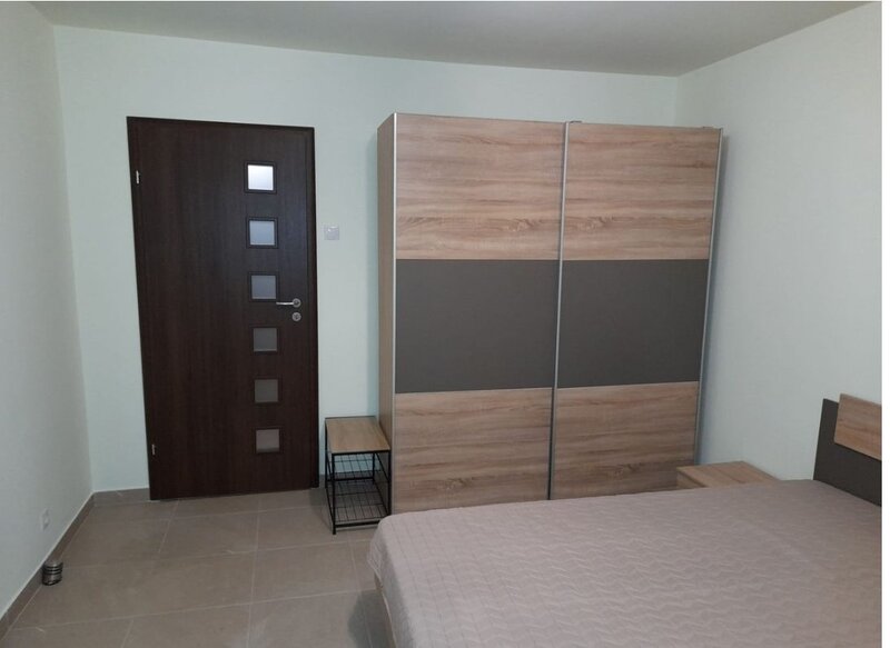 Garsoniera de inchiriat mobilata, utilata.